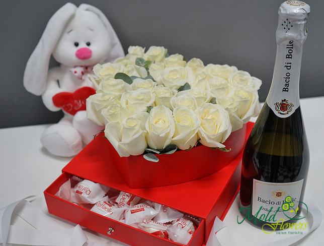 Набор из коробка "White heart", зайчик кроха с сердцем, шампанское Bacio di Bolle Фото